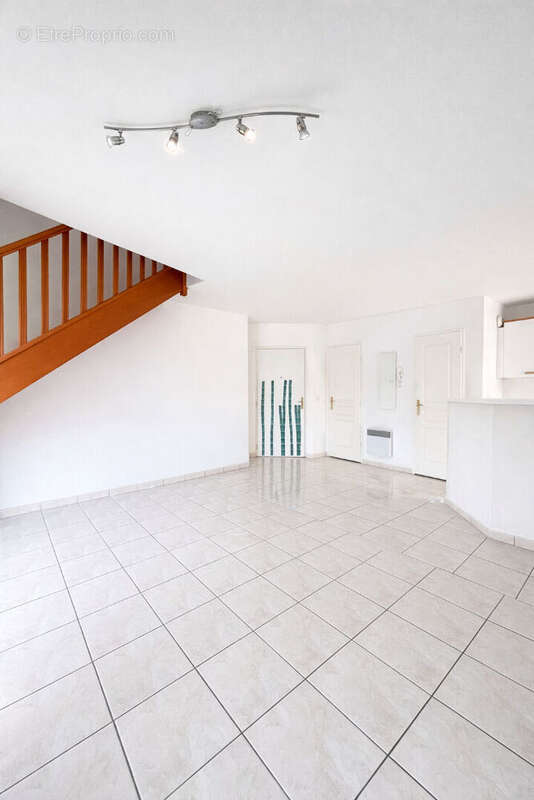 Appartement à LAMORLAYE