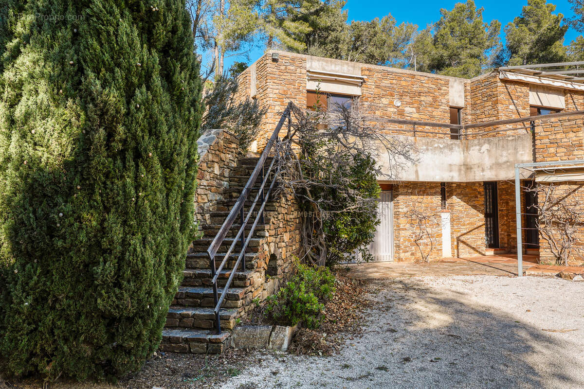 Maison à BORMES-LES-MIMOSAS