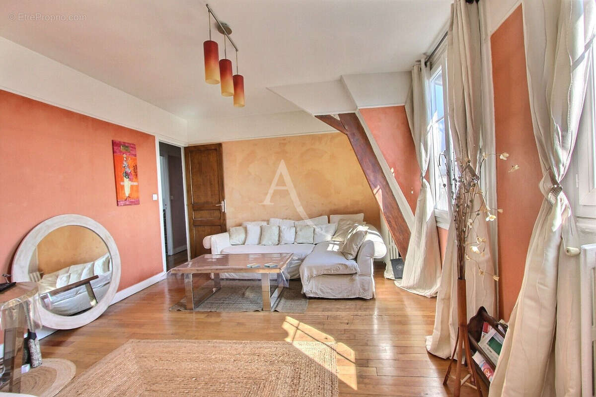 Appartement à GENNEVILLIERS