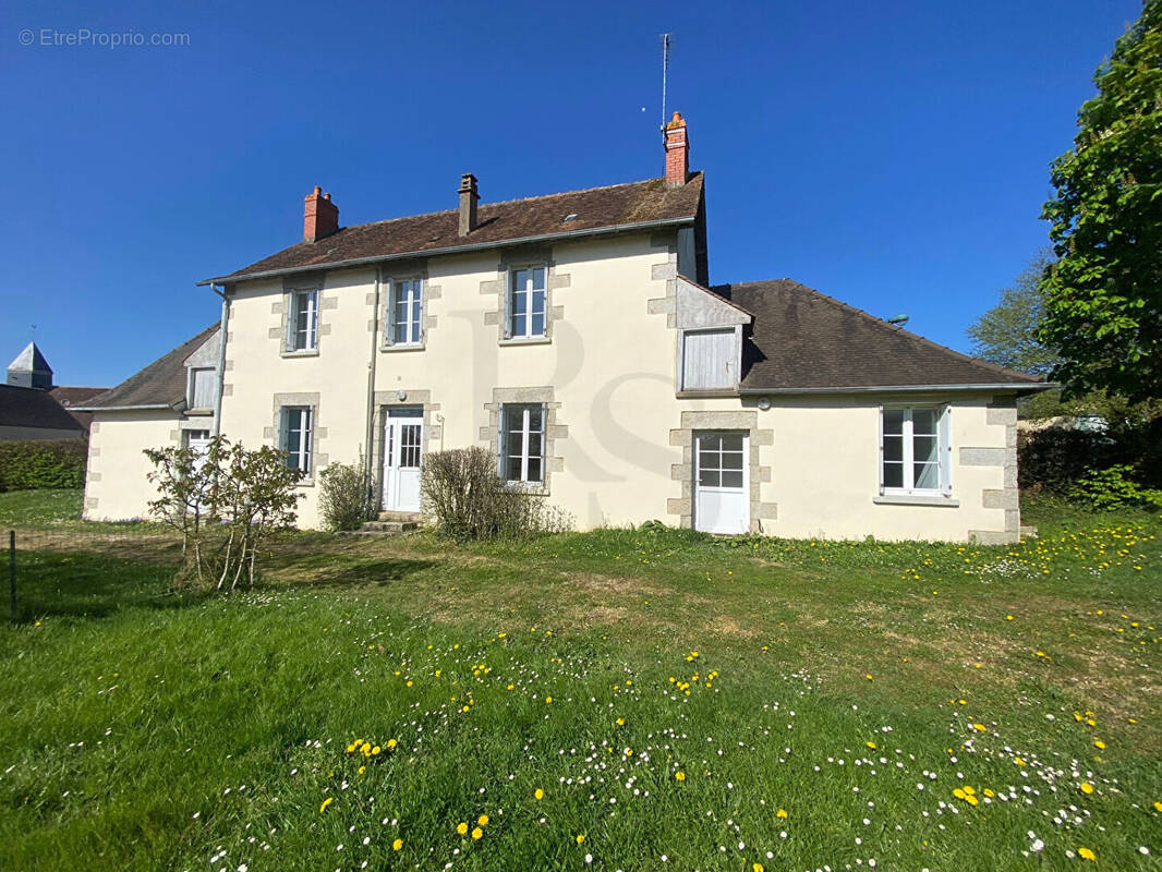 Maison à LA FRESNAYE-SUR-CHEDOUET