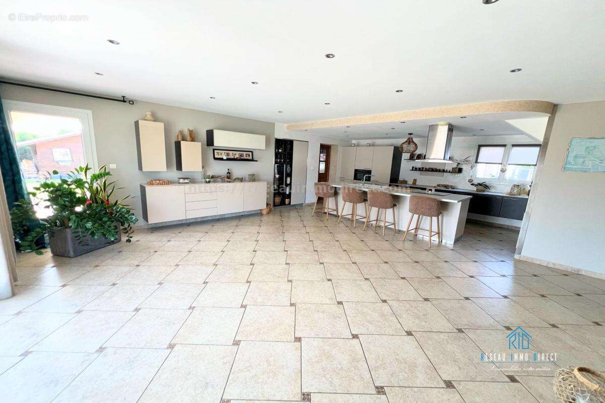 Maison à LE GRAND-LEMPS