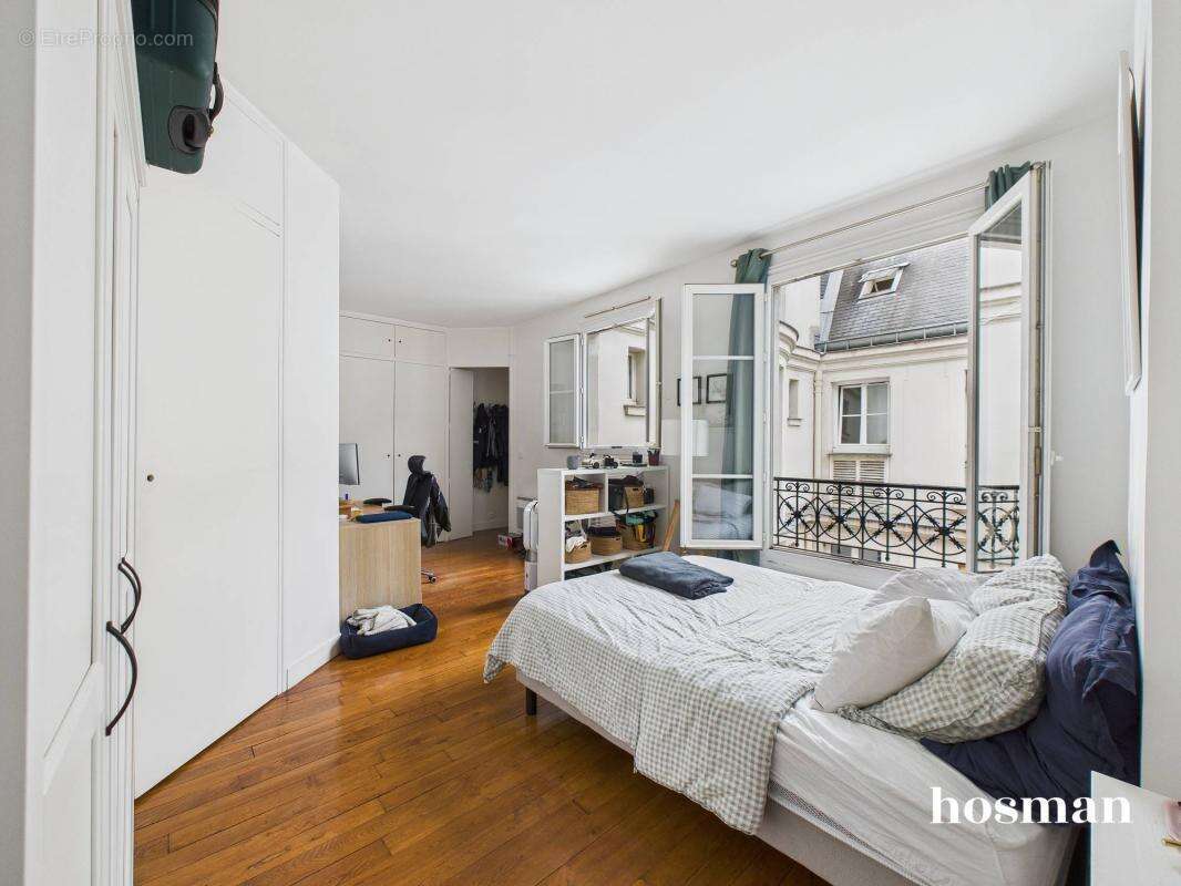 Appartement à PARIS-9E
