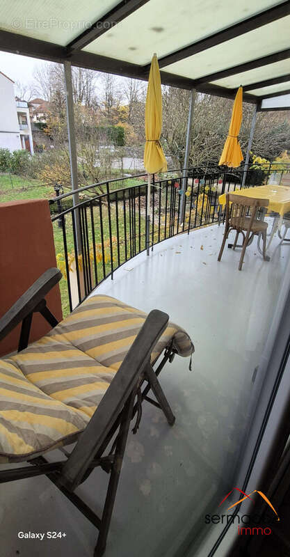 terrasse avec vue sur jardin - Maison à SARREGUEMINES