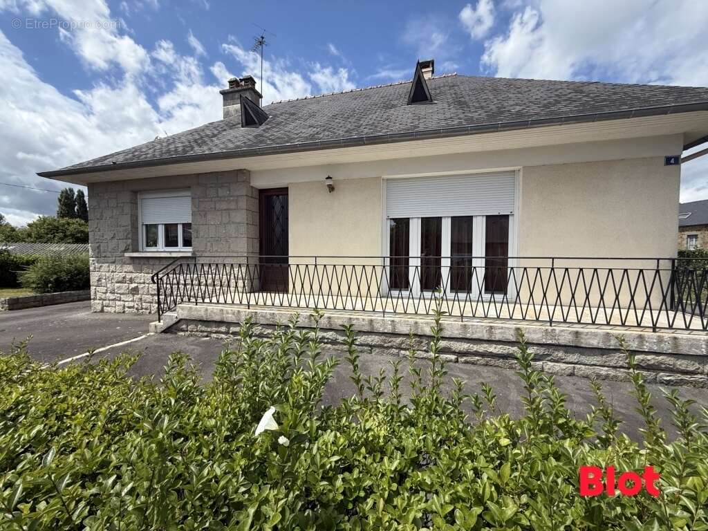 Maison à MONTREUIL-SUR-ILLE