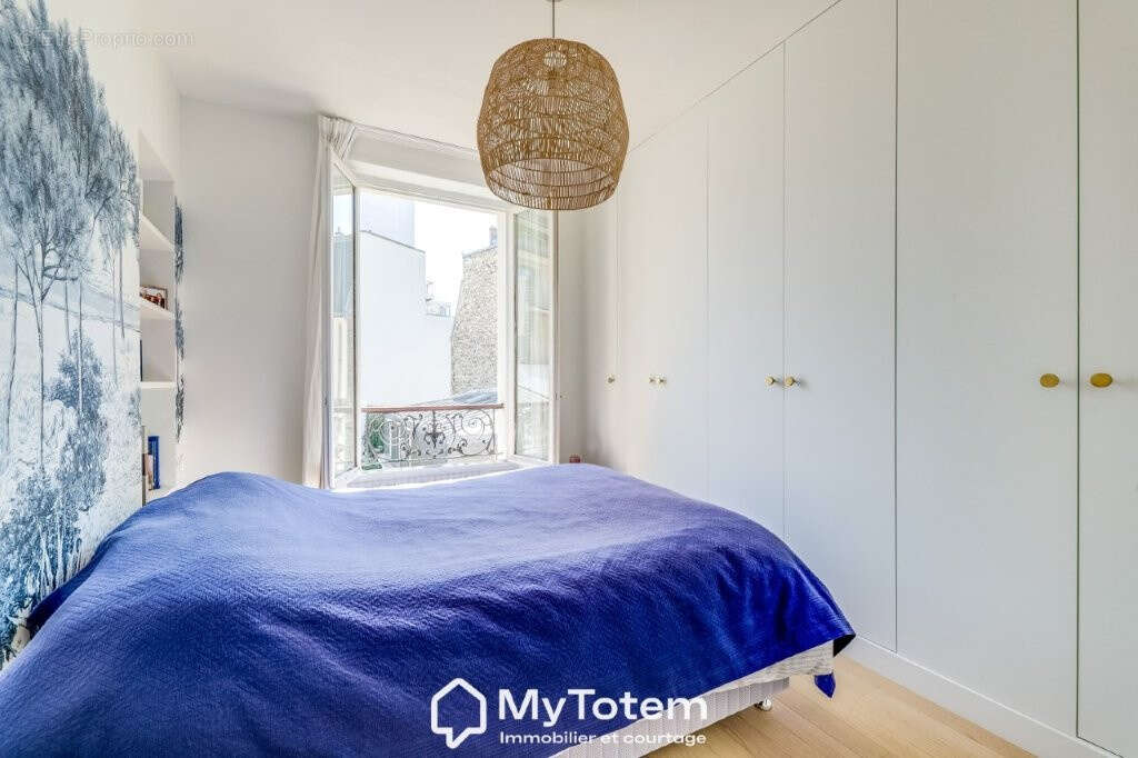 Appartement à PARIS-16E