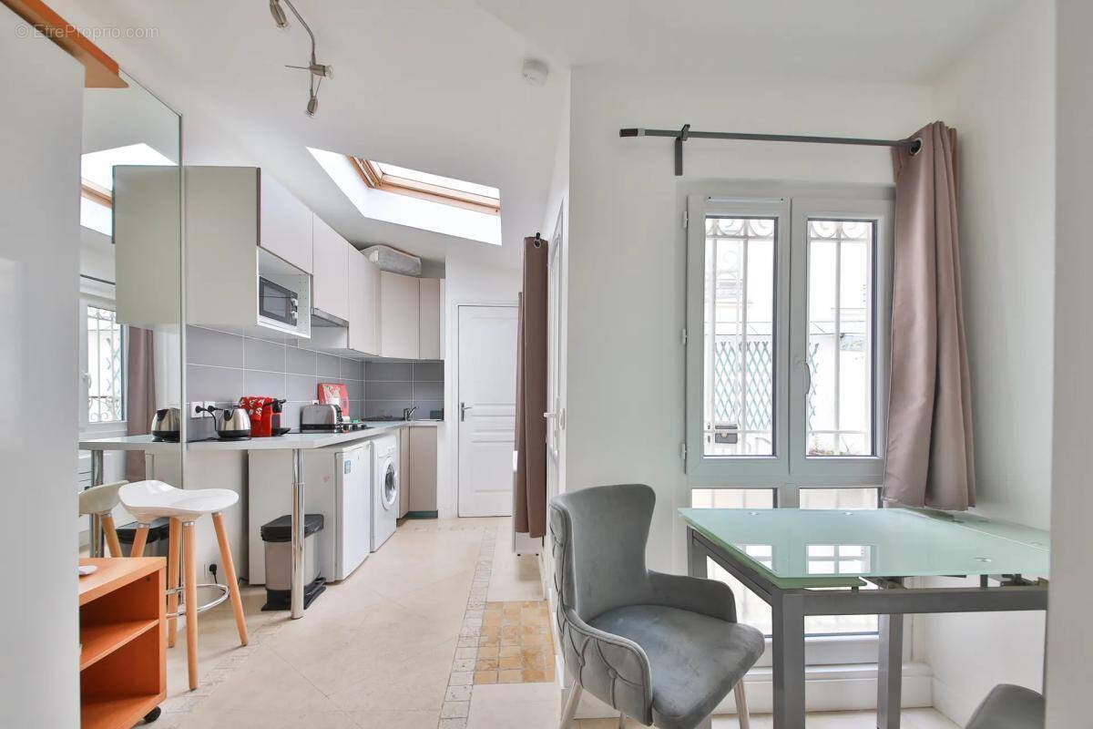 Appartement à PARIS-7E