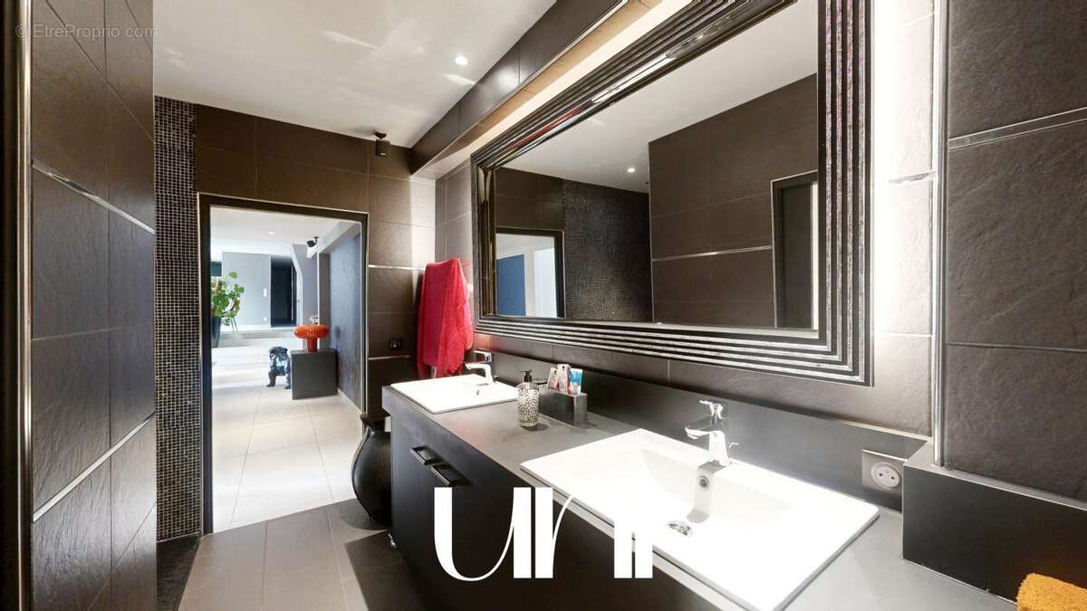 Appartement 5 pièces de 137m2 en hyper-centre - CAEN - photo 13