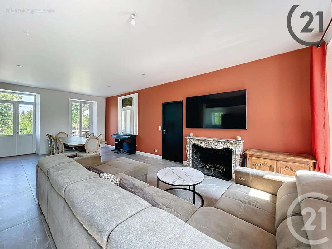 Maison à CHAMPS-SUR-YONNE