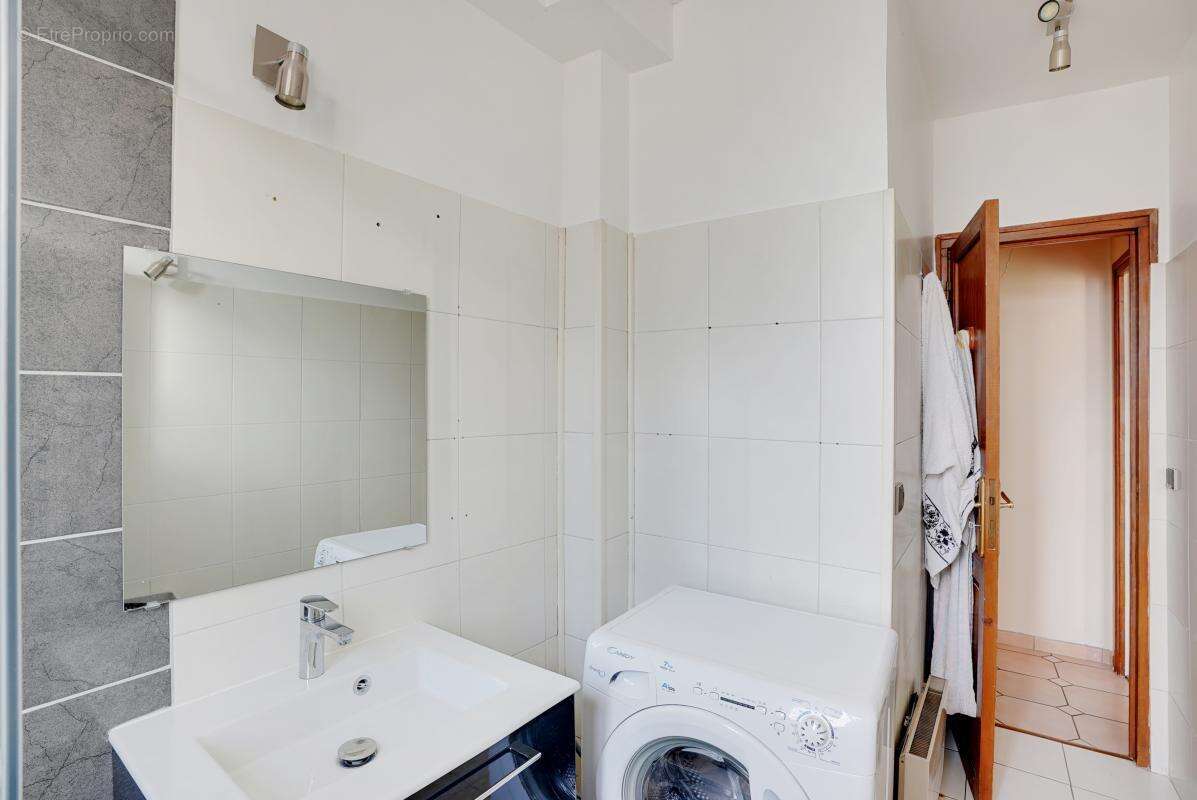 Appartement à LES LILAS