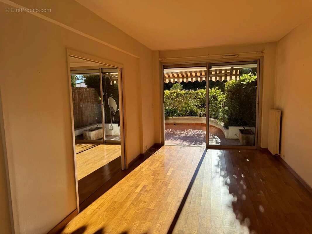 Appartement à BEAULIEU-SUR-MER