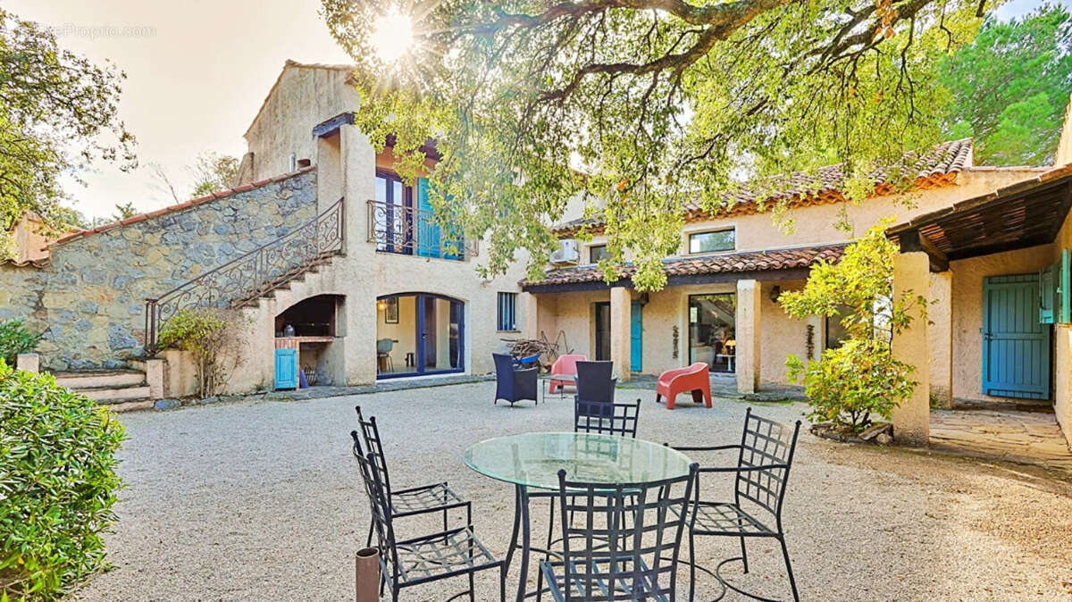 Maison à LA LONDE-LES-MAURES