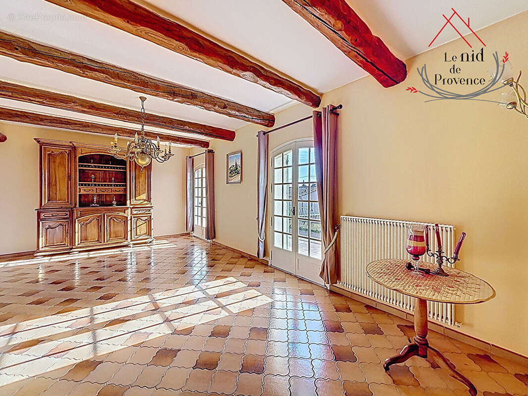 Maison à SAINTE-CECILE-LES-VIGNES