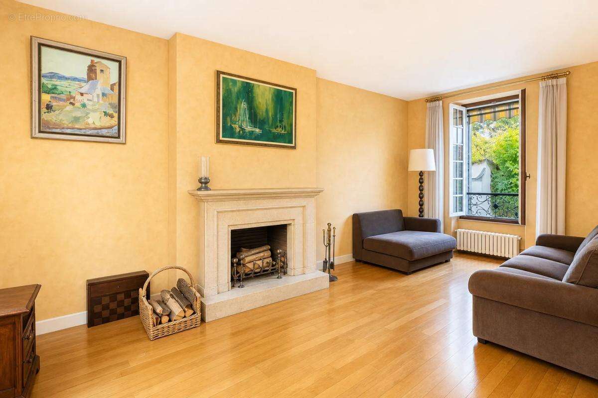 Maison de 7 pièces de 140 m² à Eaubonne - photo 3