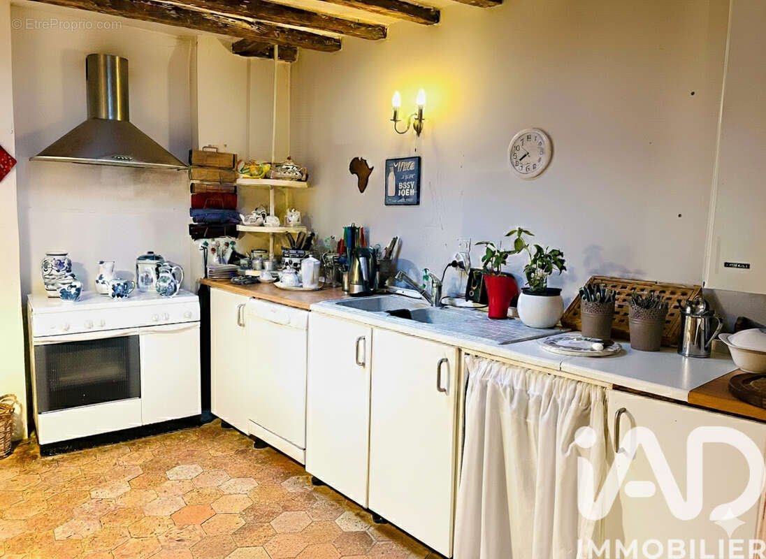 Maison 143 m² à Beaumont-Les-Autels  - photo 6