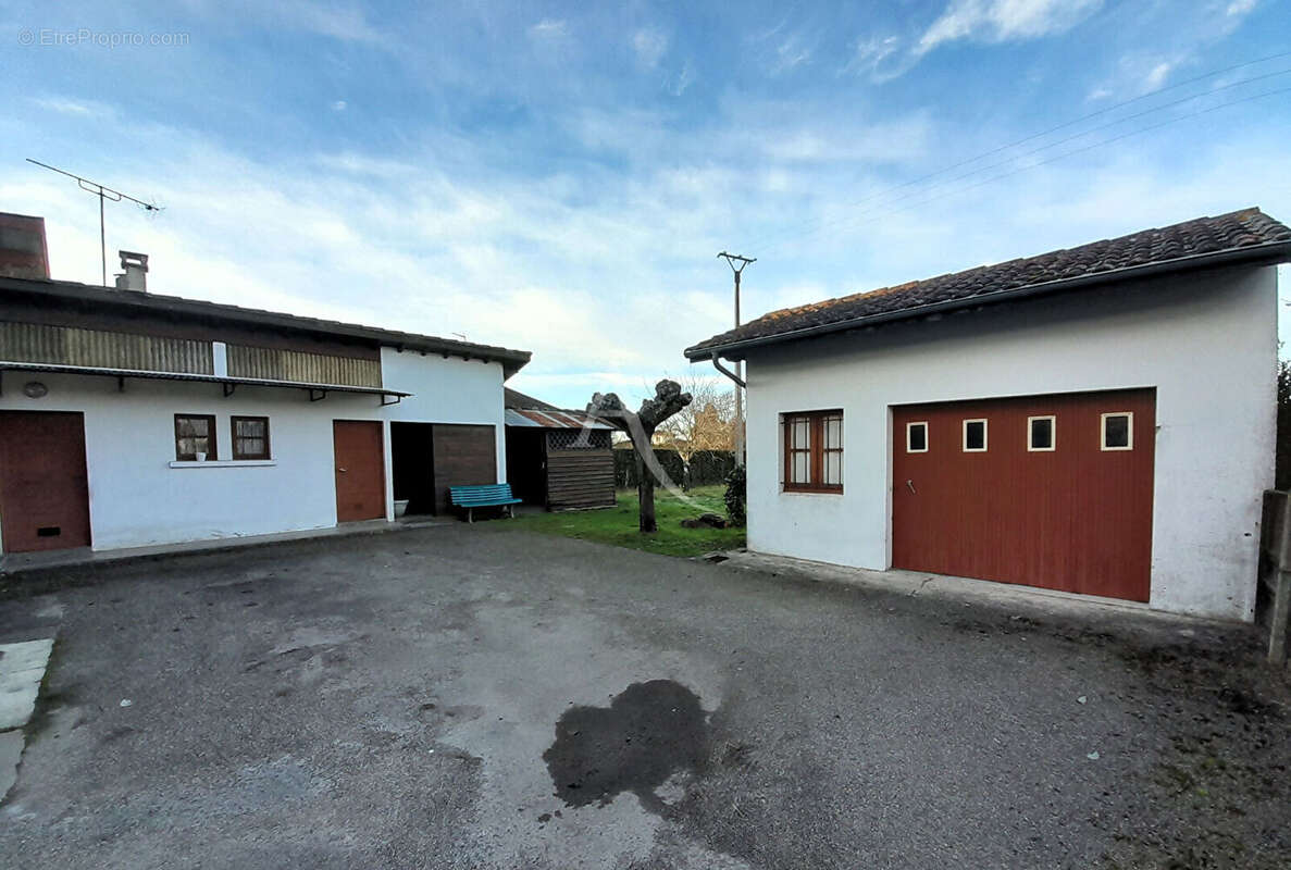 Maison à VILLENEUVE-DE-MARSAN