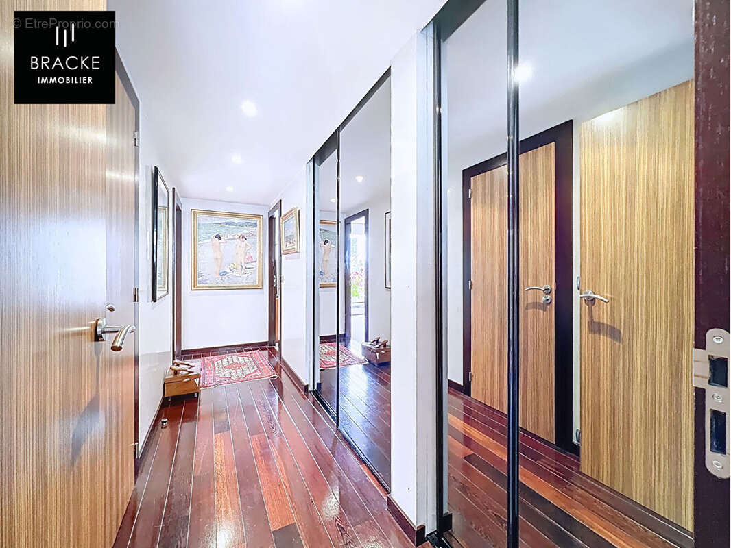 Appartement à COURBEVOIE