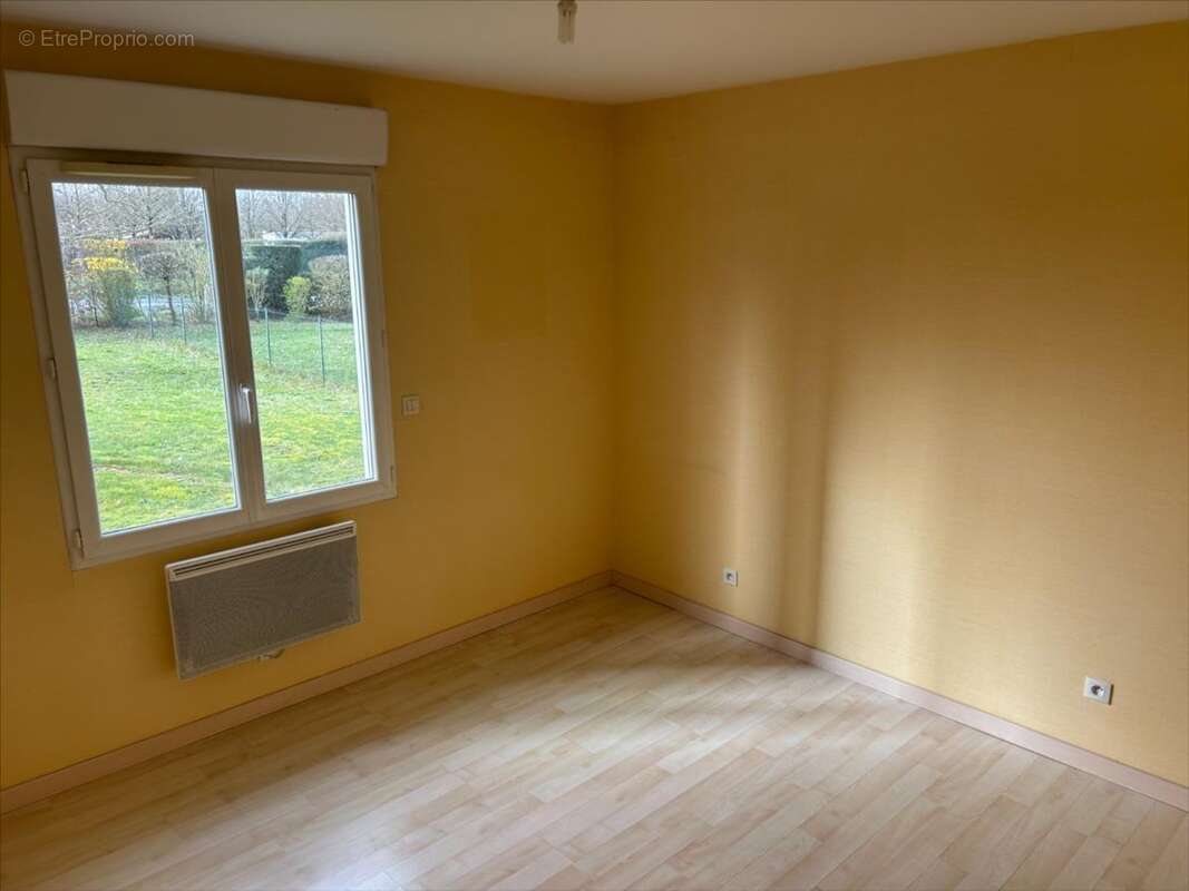 Maison à SAINT-GEORGES-LES-BAILLARGEAUX