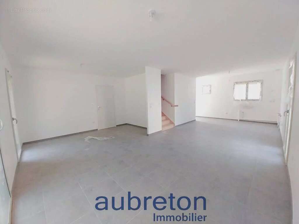 Maison à COGNIN-LES-GORGES