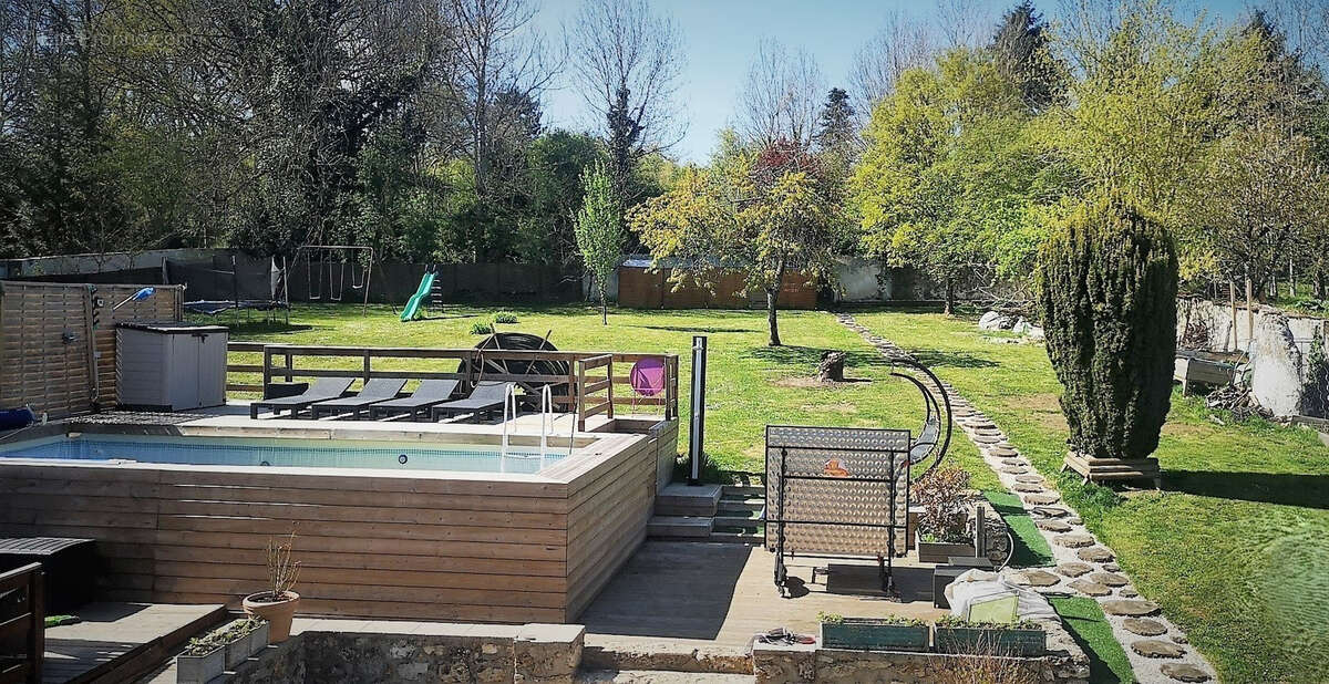 Maison en vente sur terrain de 2 132 m² - photo 9
