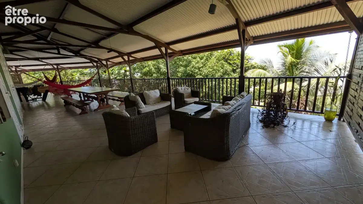 Exceptionnel à Cayenne Bourda : Villa d’architecte avec vue mer panoramique et fort rendement locatif - photo 15