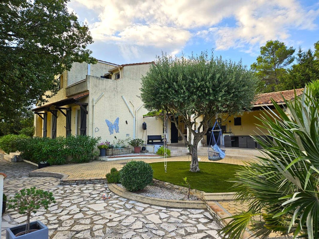 Maison à MORNAS