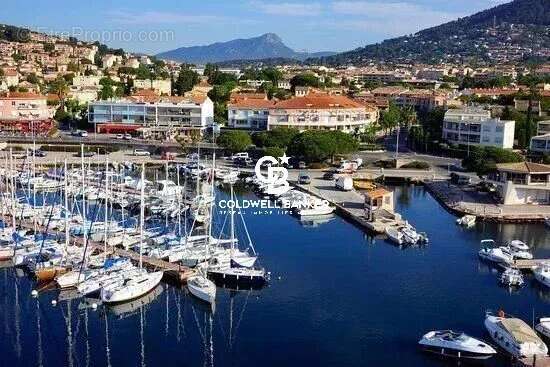 Terrain à CARQUEIRANNE