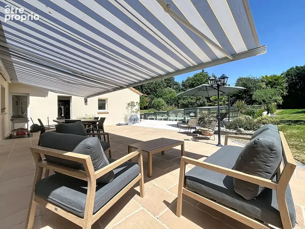 Maison piscine terrasse jardin garage double Pompaire 8 pièces 211 m2 - photo 8