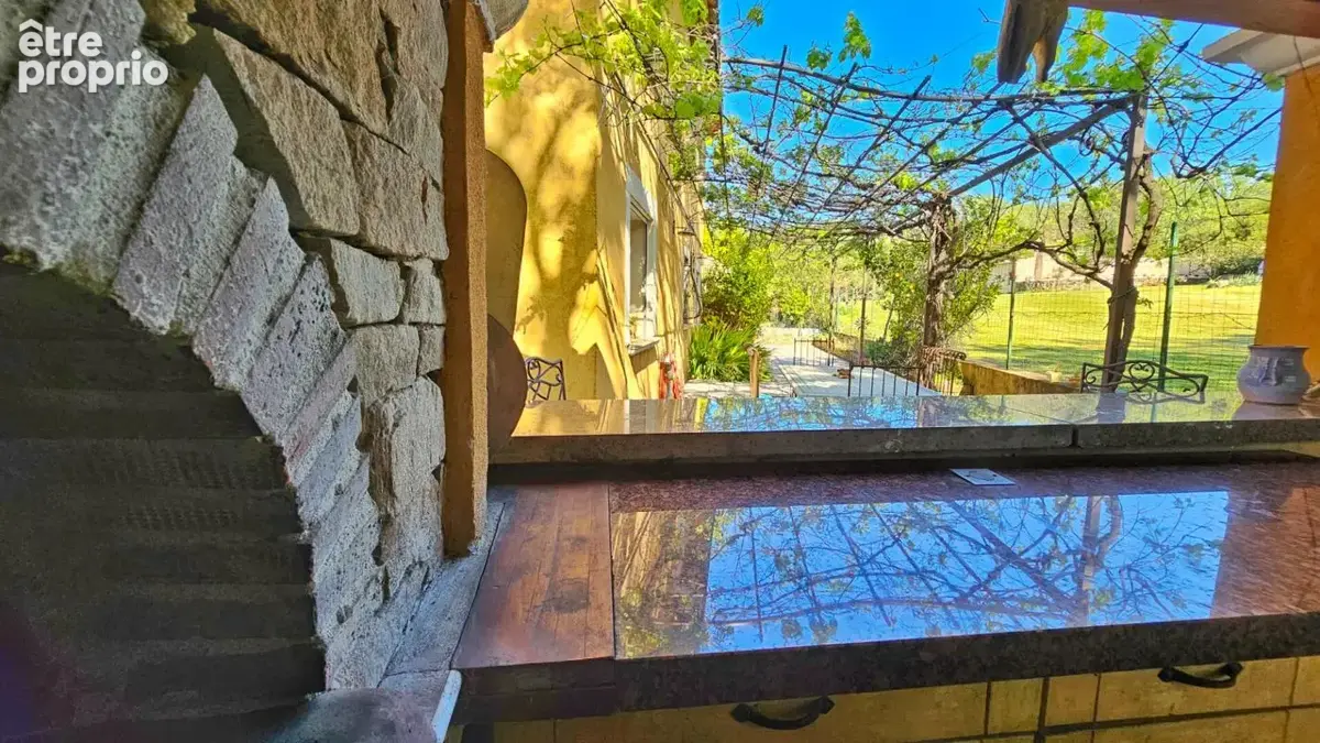 En EXCLUSIVITÉ sur GONFARON - Maison provençale de 152m² sur plus de 2000 m² Calme et cadre naturel privilégié - photo 6