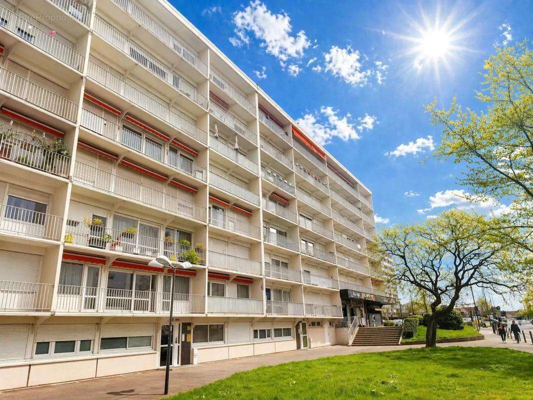 Grand appartement rénové de 5 pièces, cave à Melun - photo 13