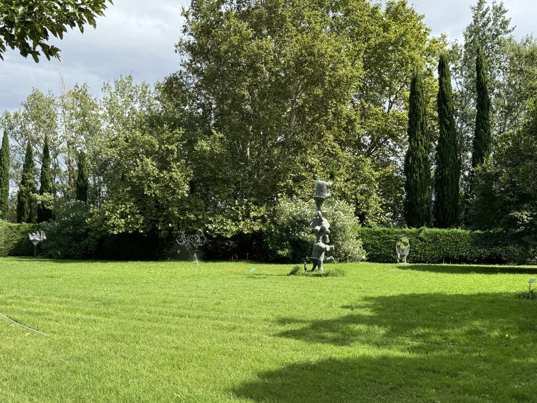 Proche de l'isle sur la sorgue, une propriété au fil de l'eau - photo 12