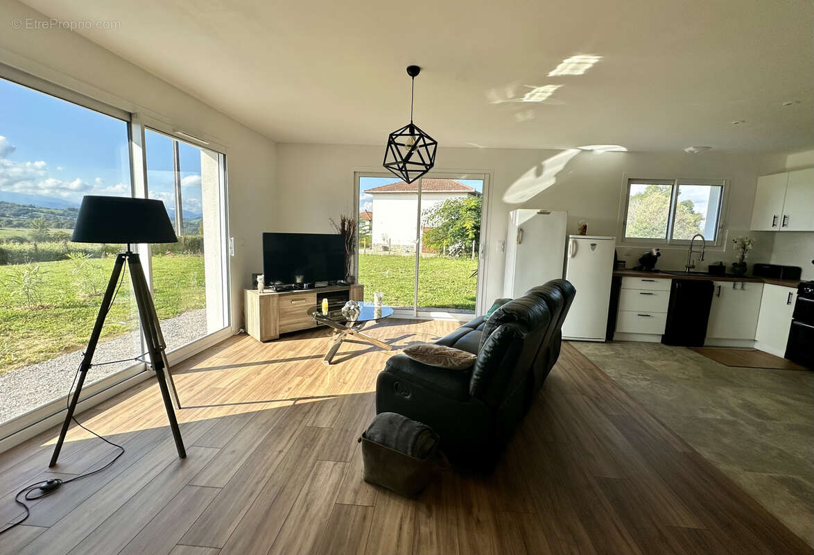 Maison à BEHASQUE-LAPISTE