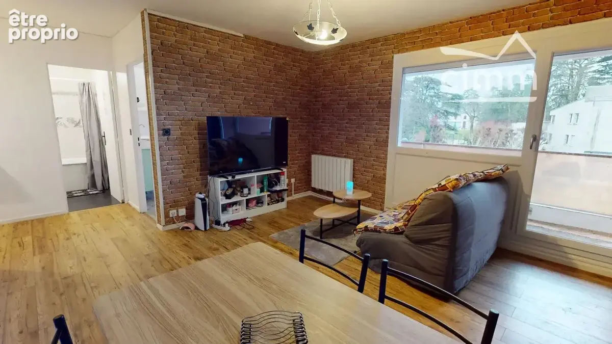 Appartement à SAINT-JEAN-DE-BRAYE