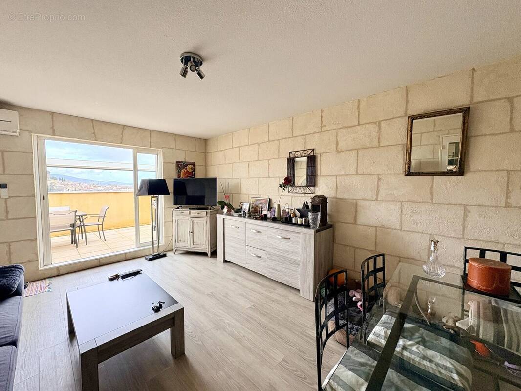 Appartement à COGOLIN