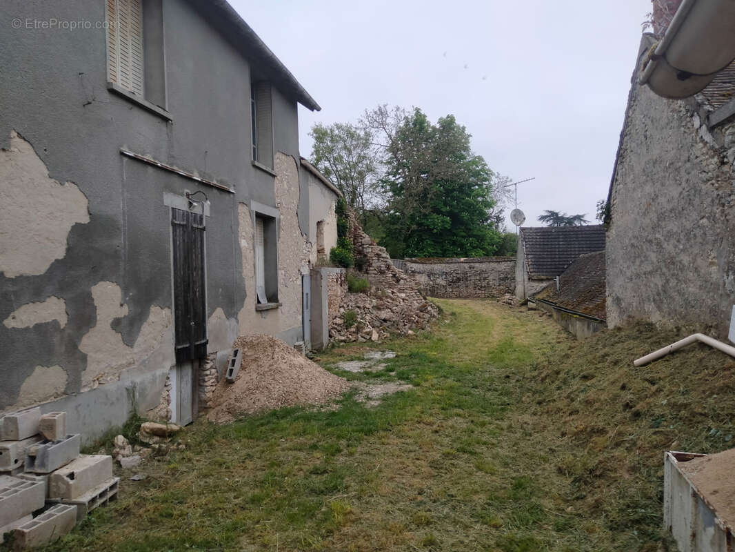 Maison à rénover   Fort potentiel au Malesherbois - photo 2
