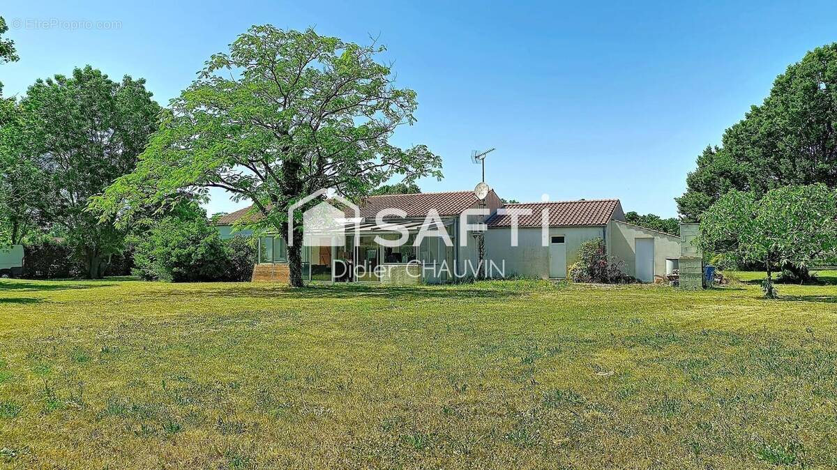 Photo 1 - Maison à AIGREFEUILLE-D'AUNIS