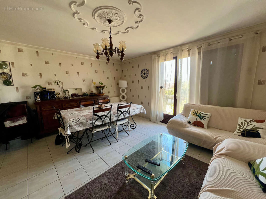 Maison à PARAY-VIEILLE-POSTE