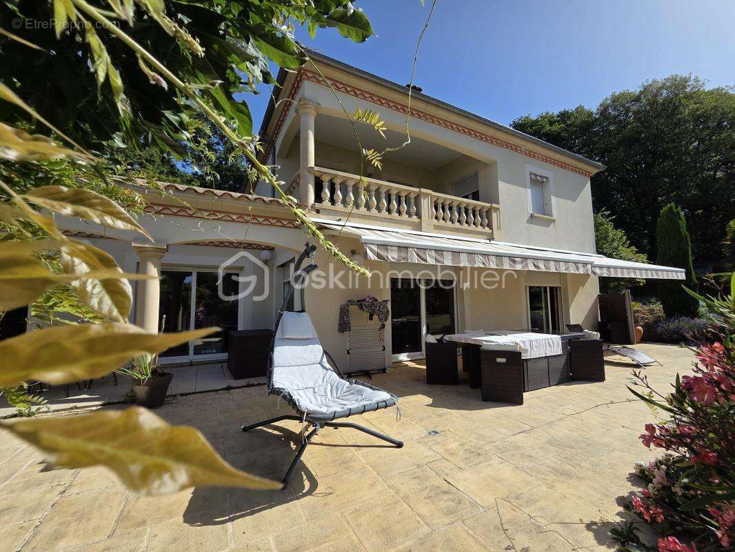 Magnifique Propriété de charme de 204m² à Chaulgnes avec Piscine et dépendances - photo 22