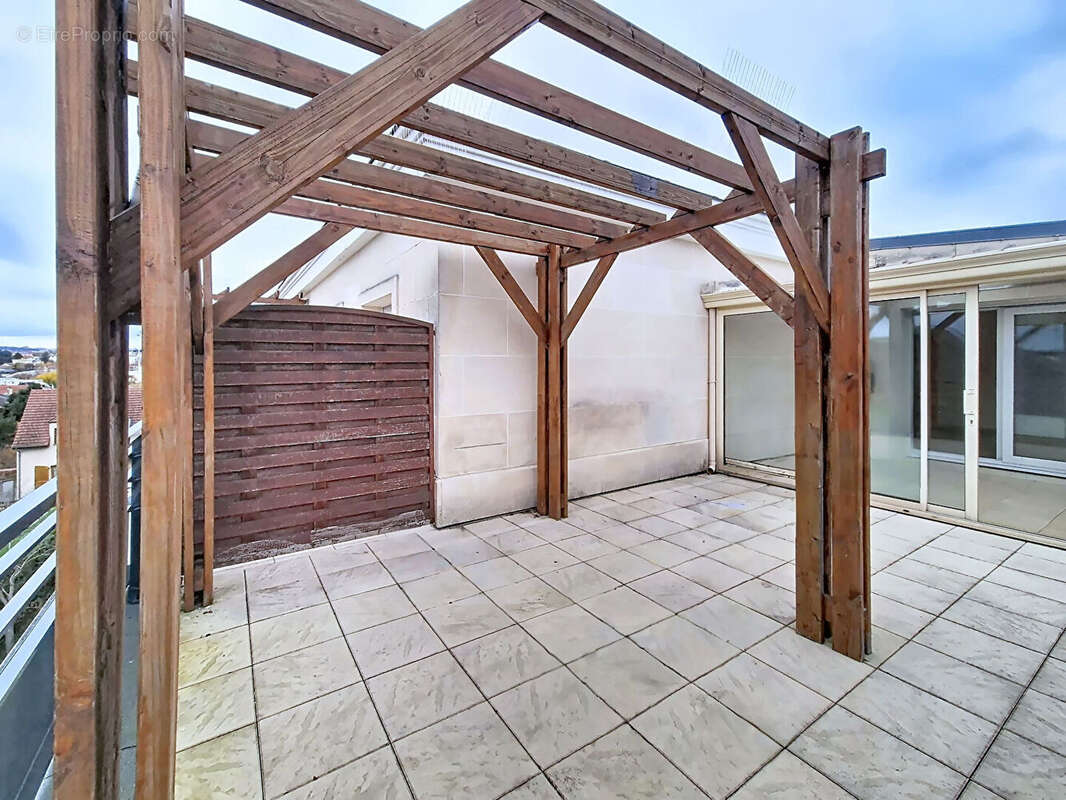 Appartement à L&#039;HAY-LES-ROSES