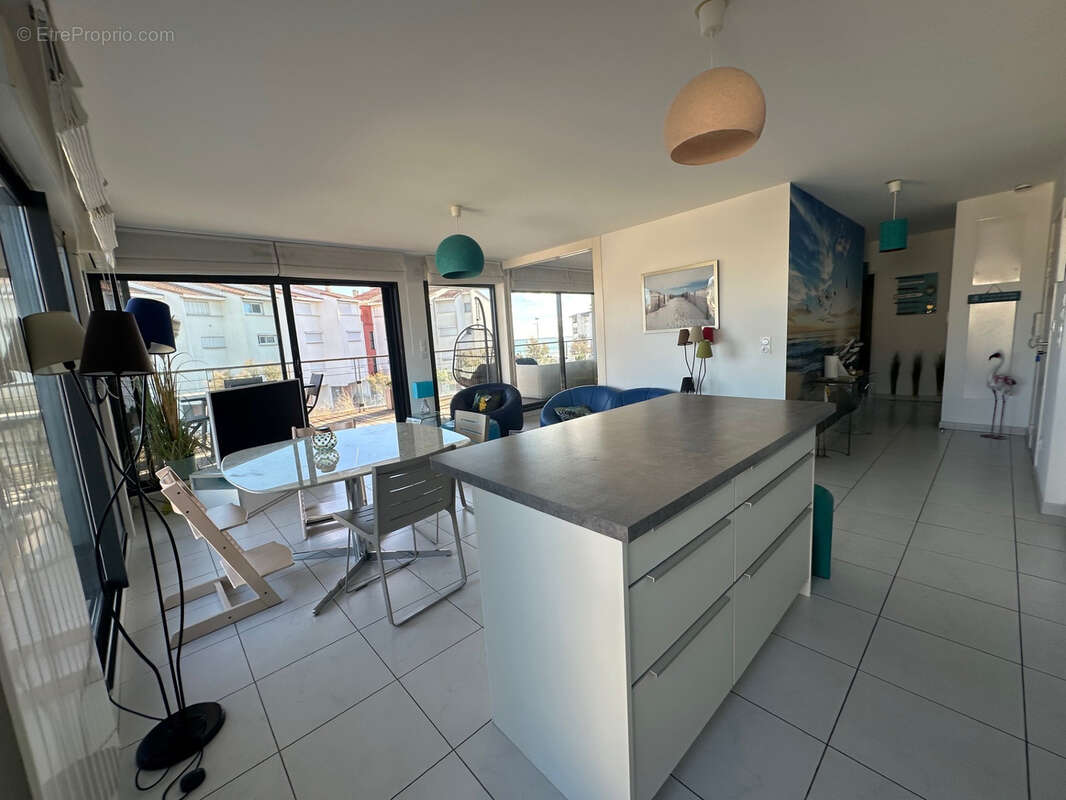 Appartement à MAUGUIO