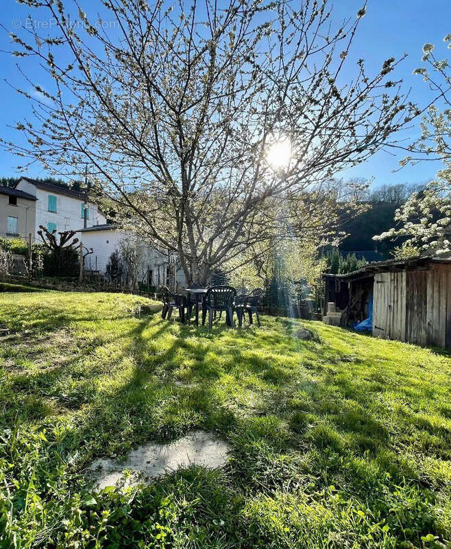 Maison à DECAZEVILLE