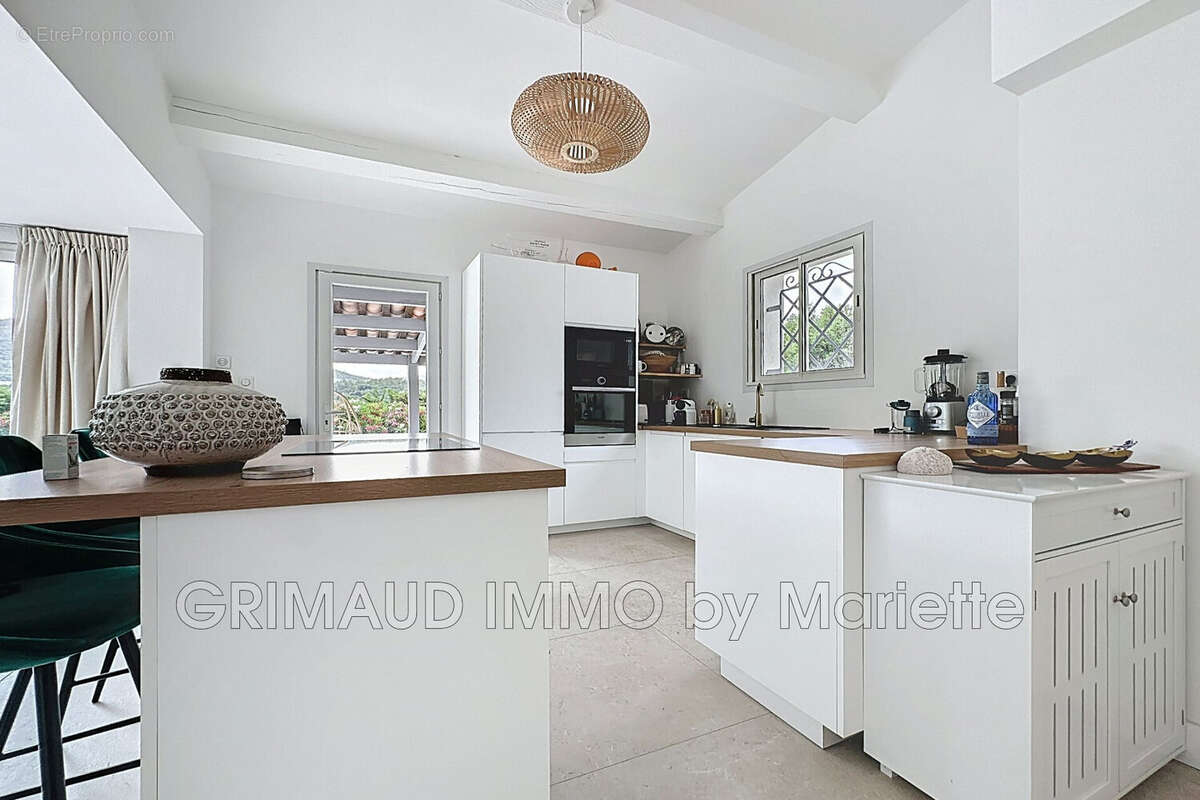 Maison à PLAN-DE-LA-TOUR