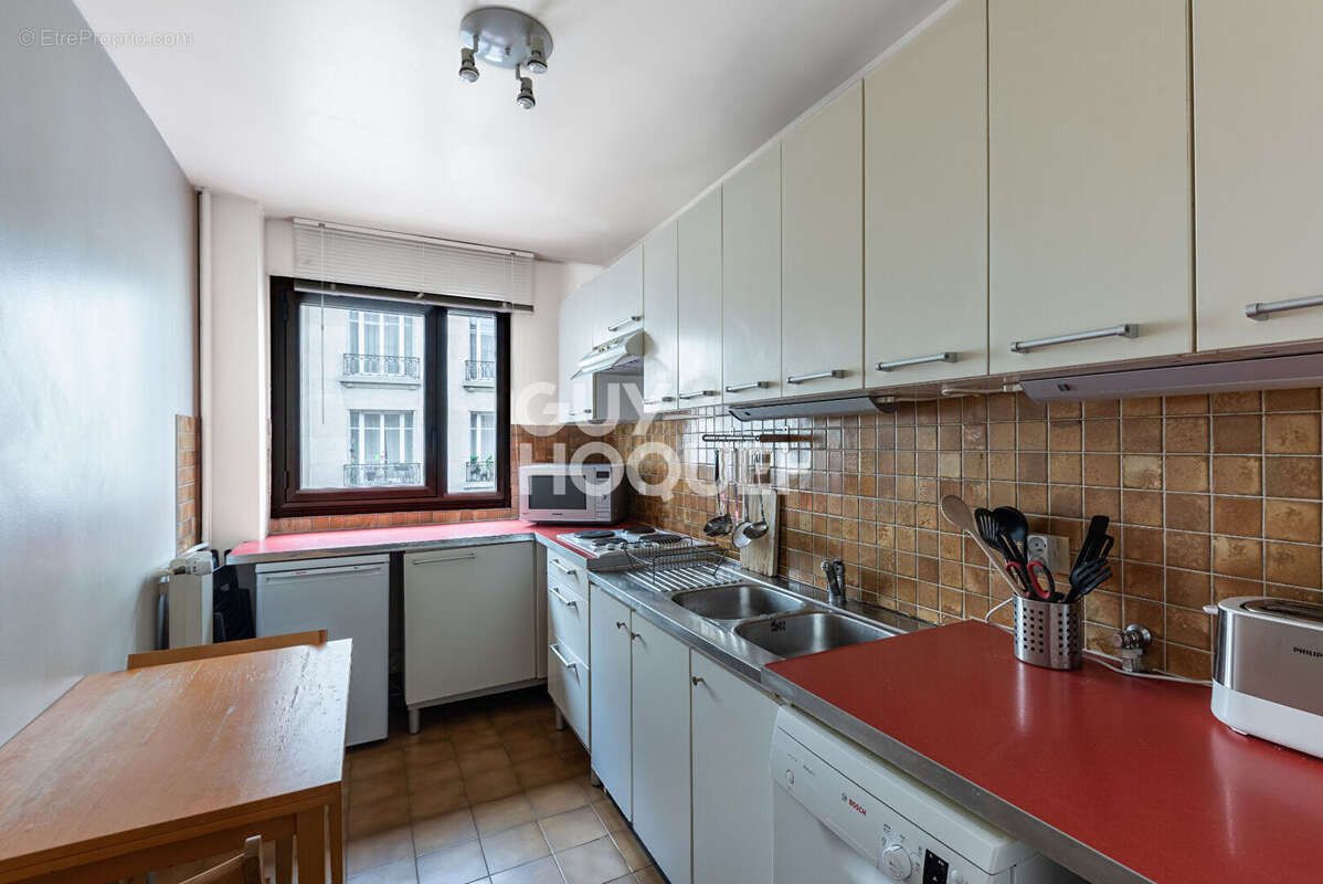 Appartement à PARIS-12E
