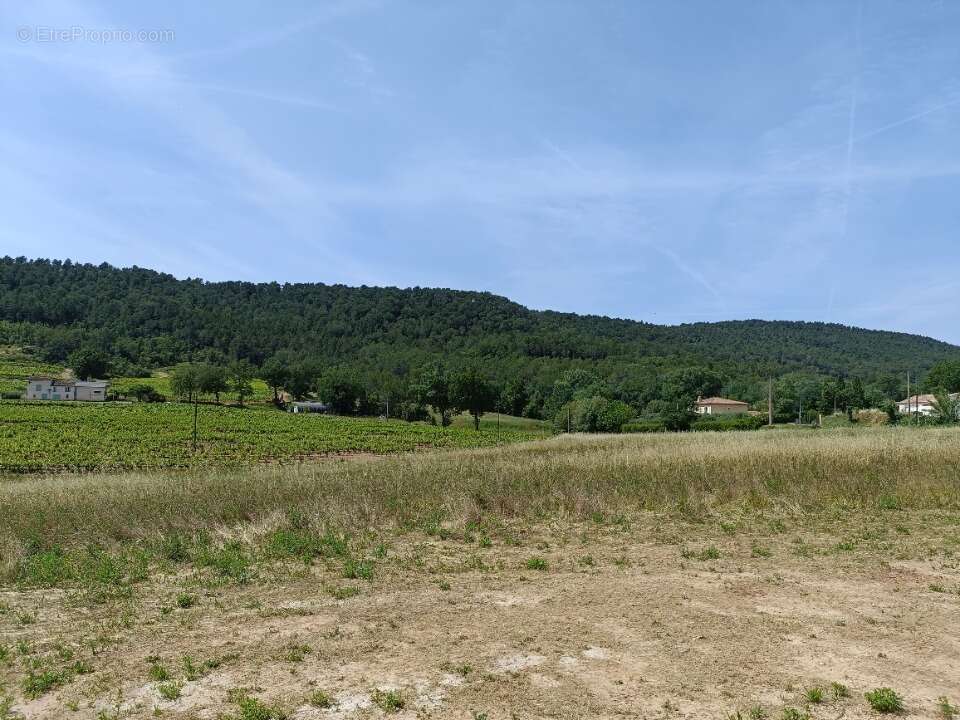 Terrain 1067 m² à Salernes  - photo 2