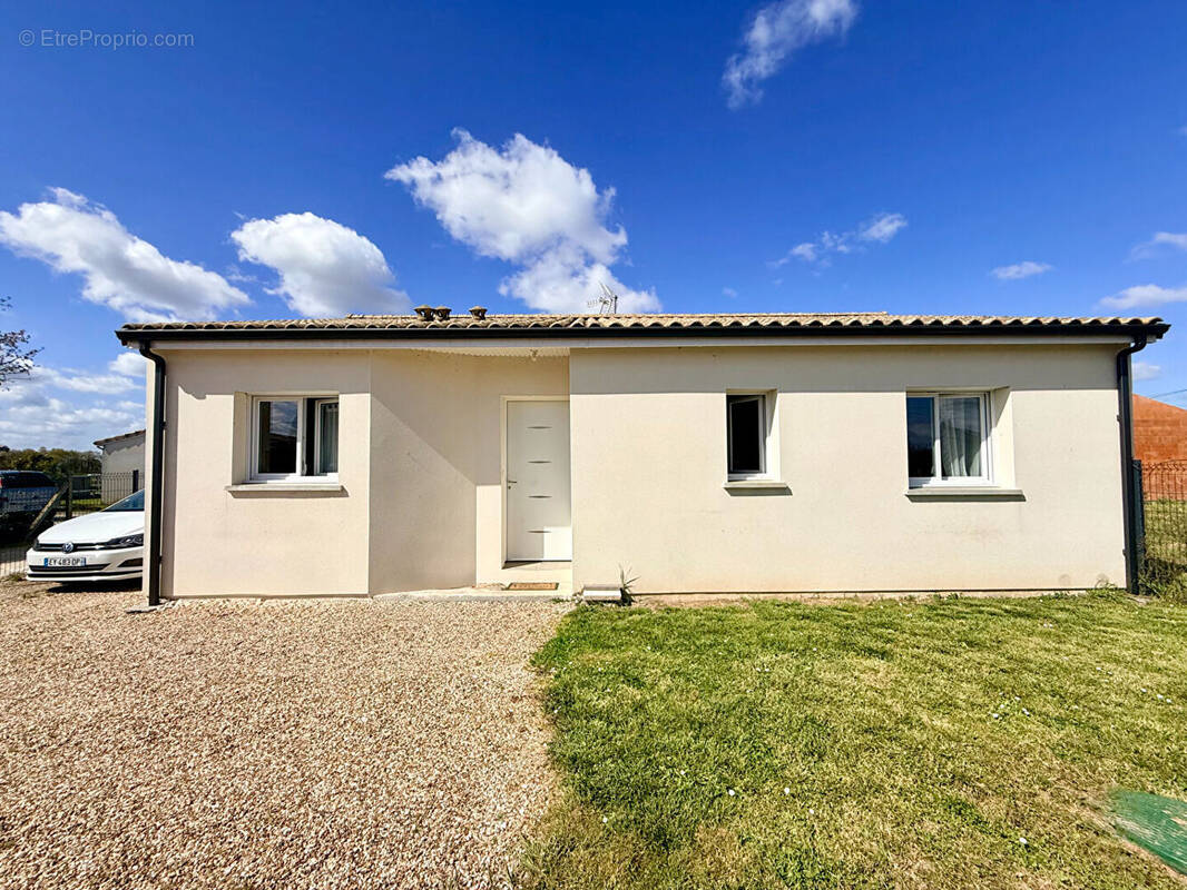 Maison à COUTRAS