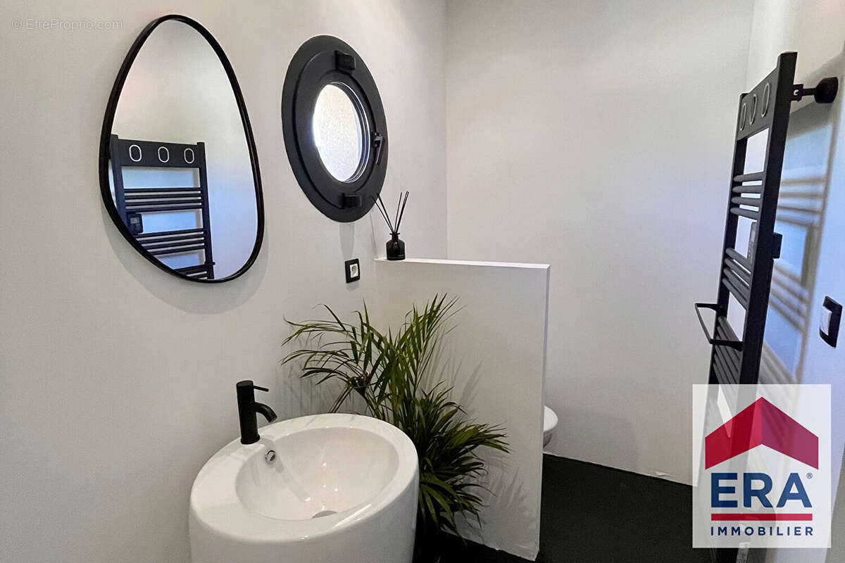 Maison à LES GRANGES-GONTARDES