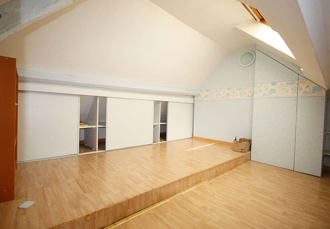 Maison à VERT-LE-PETIT