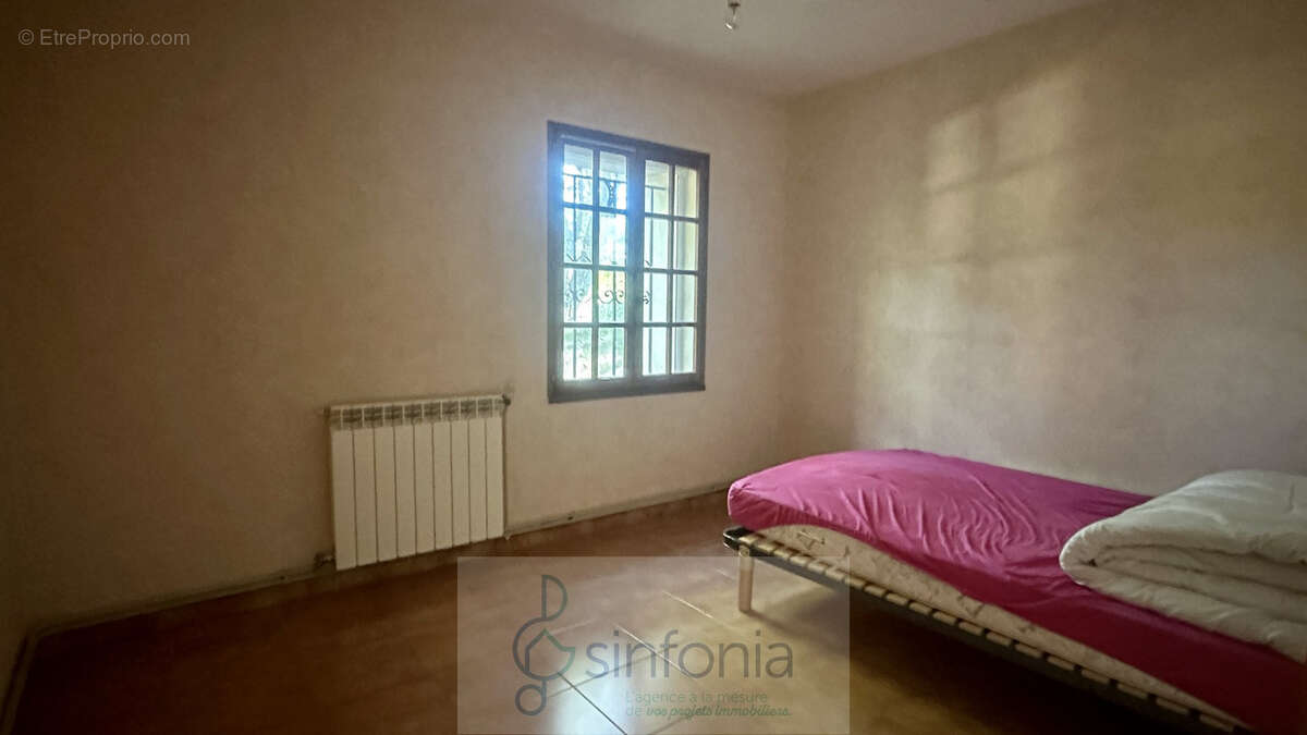 Maison à GARRIGUES-SAINTE-EULALIE