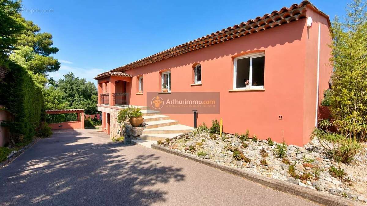 Maison à FREJUS