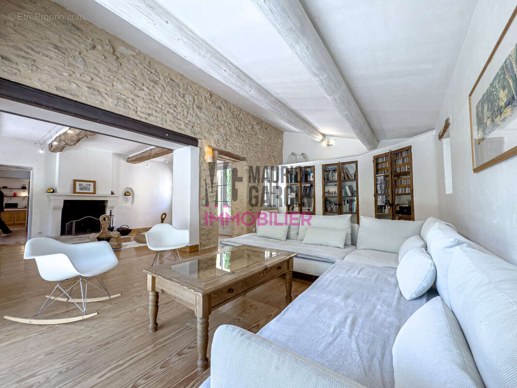 Maison à SAUMANE-DE-VAUCLUSE