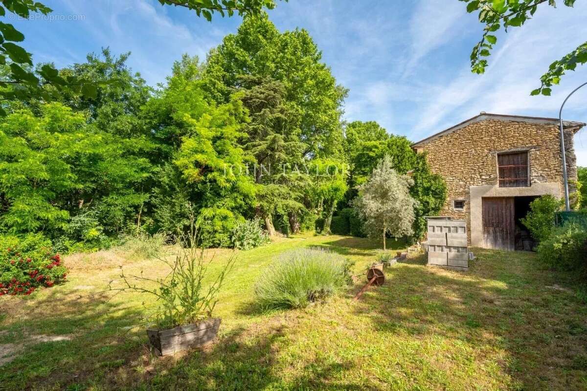 Appartement à LA TOUR-D'AIGUES